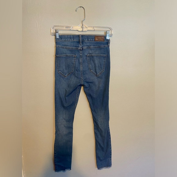 Hollister High Rise Ripped Super Skinny Jean - Picture 2 of 5